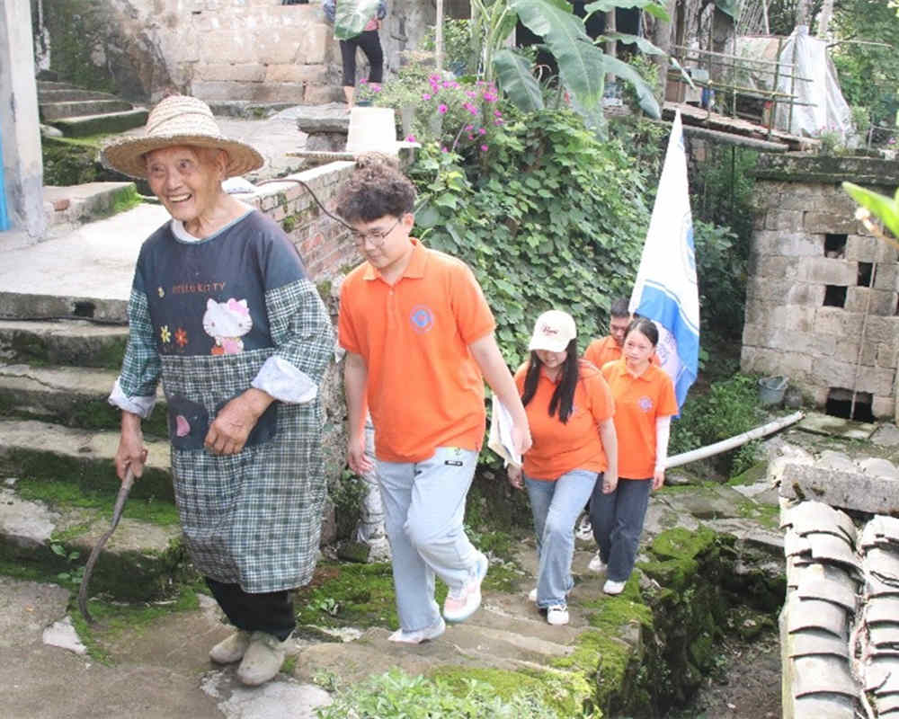 硿߷οϵԱŨŨذԳġʦѧԺܹѧԺΡ־ԸʵŶ߷οʵԱģ