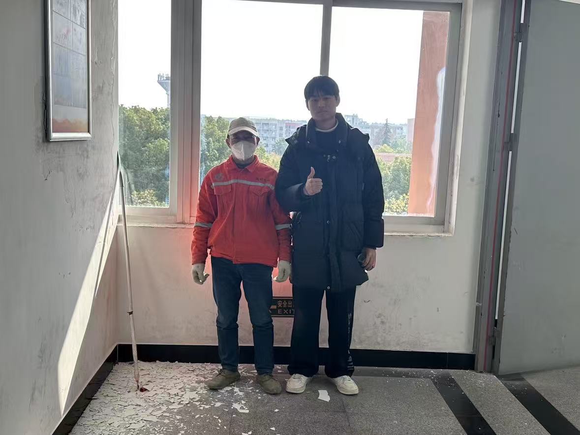 ΢��̺��ů���� ѧ�Ӵ���"���̺"���˵���