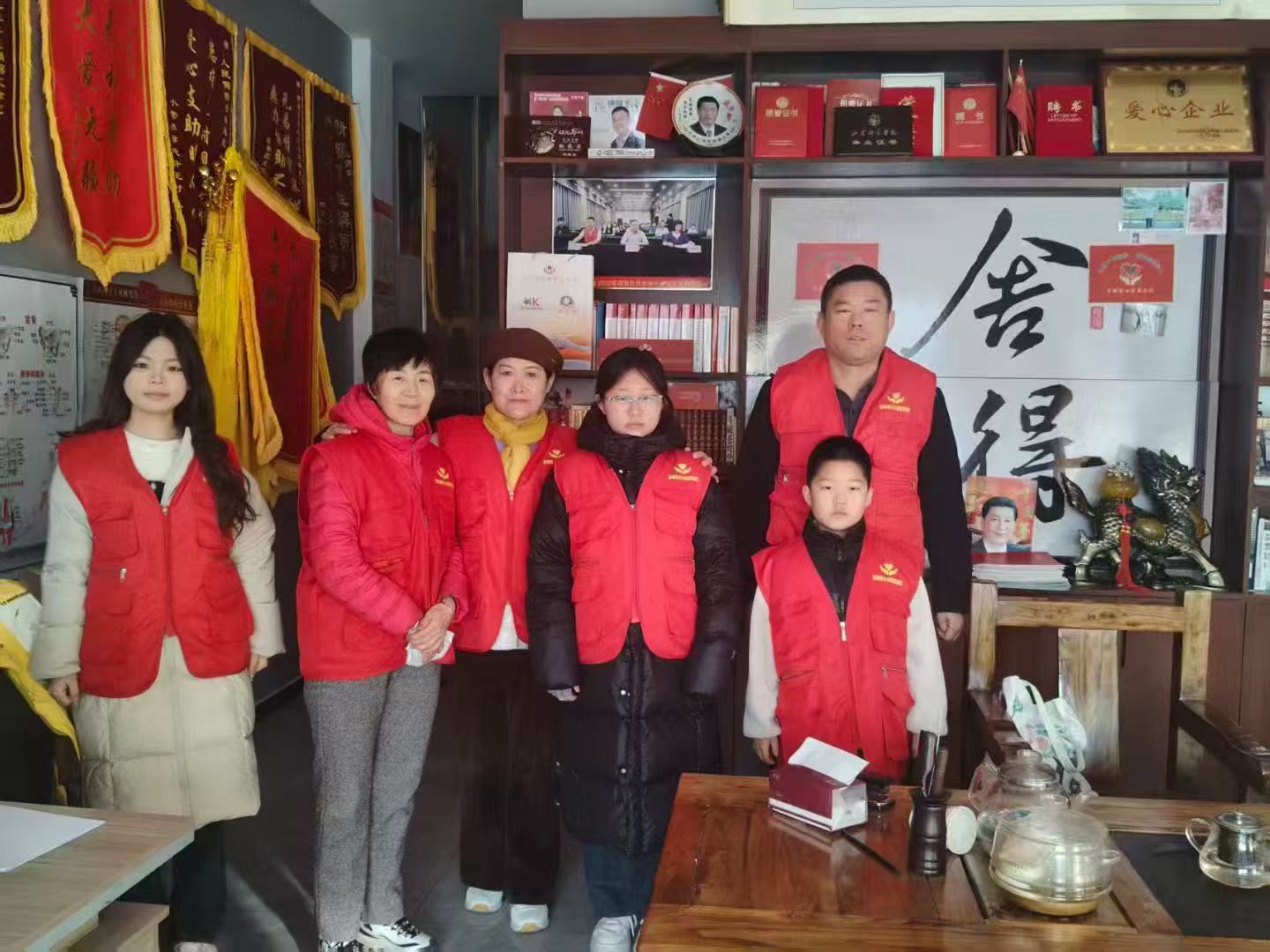 �Ͳ�ְҵ������ѧѧ�ӡ���ů��壬����Ϧ������³�����Ĺ����߽���壬�������顣