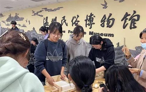瑞安艾灸、乐清米塑带学生走进“温州手造”