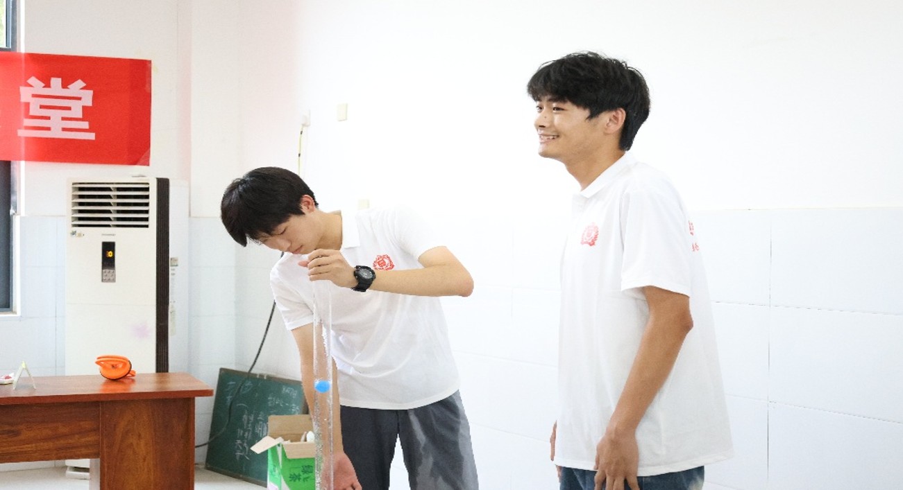 �ƴ�ʵ��ȼͯȤ �ഺ���ս����� ��������ʦ����ѧ����ѧԺ�߽�÷ׯ����