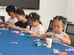���״�ѧ���������滮ѧԺ־Ը������԰�Ϊ�����ϵ������ƺ�干��ͯ����